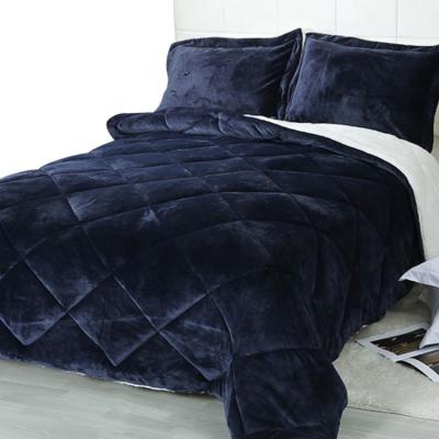 China Wholesale Anti-Static Flannel Designers Plush Comforter Sets Comfortable Luxury Comforter Large for sale