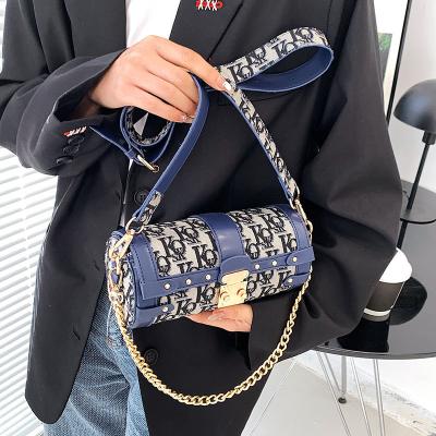 China Factory New 2022 Outlet Letter Embroidery Bag Fashion Eco-friendly Drum Bag Soft Messenger Bag for sale