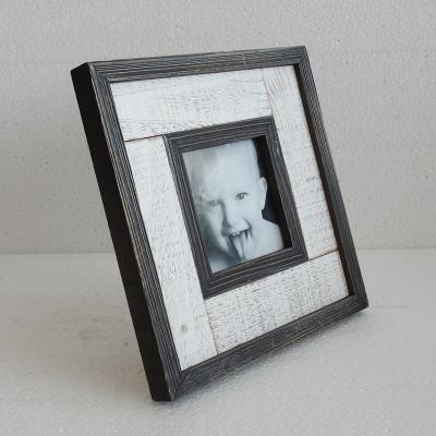 China Hot Selling Interior Advertised Home Decor Antique Theme Wooden Photo Frame for sale