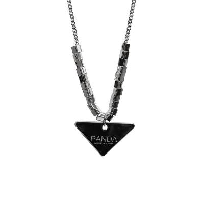 China Fashion Trendy Simple Triangle Necklace Hip Hop Fashion Clavicle Dangling Chain for sale