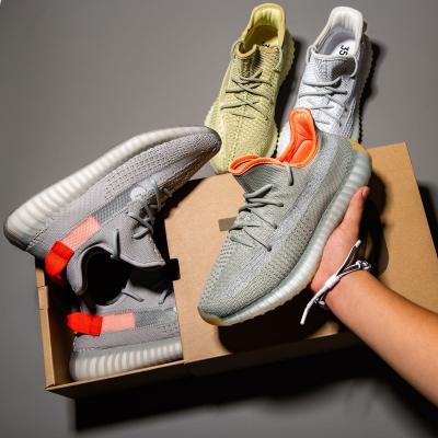 China Cushioning New Popular Yeezy 350 V2 Original Knitting Running Shoes High Quality Men Women Sneaker for sale