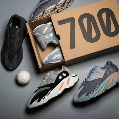 China Fashion Trend Wholesale Brand Logo Yeezy 700 Sports Shoes Fashion High Quality Men Casual Shoes Yeezy for sale