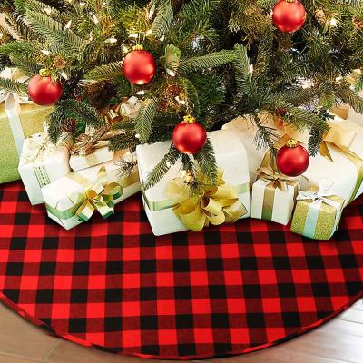 China OurWarm Luxury Snowflake Pattern Red And Black Carpet Christmas Tree Skirt Plaid Christmas Decoration For New Year Home Decorations for sale