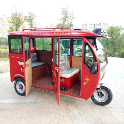 China 5 Seat 60V Voltage Close Body Electric Auto Rickshaw Tricycle For Passengers for sale