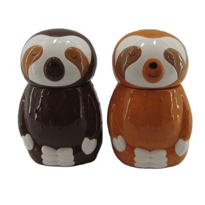 China Laziness Sustainable Beautiful Design Ceramic Salt And Pepper Shakers For Kitchen for sale