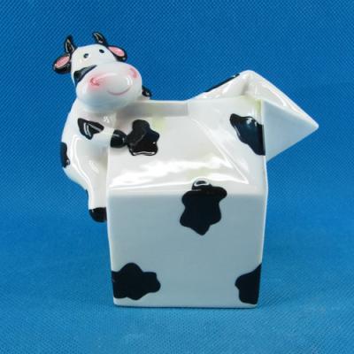 China Wholesale Sustainable Artificial Cow Design Ceramic Milk Jug For Custom With Logo for sale