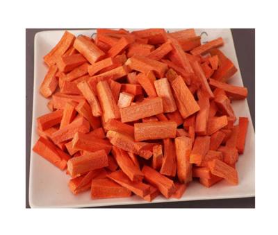 China OEM Stored Healthy Organic Delicious Pulses Small Carrot Pet Food For Dog Cat Hamster for sale