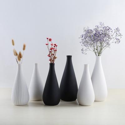 China New Modern White Porcelain Design for Home Decor Ceramic Vases with Tall for sale