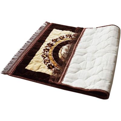 China Stain Resistant Muslim Thick Prayer Mat Prayer Blanket Plush Cushion Prayer Carpet for sale