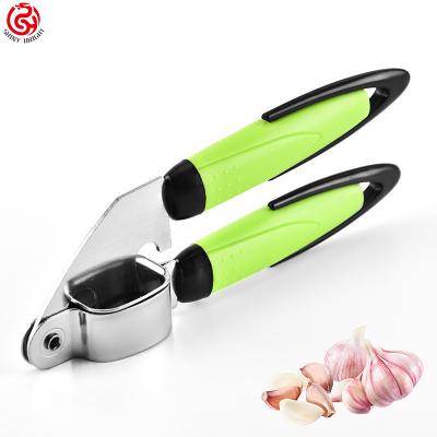 China Hot Selling Type Viable Mini Vegetable Chopper Handheld Pressing Manual Onion Garlic Chopper Kitchen Gadgets Plastic Chopper for sale