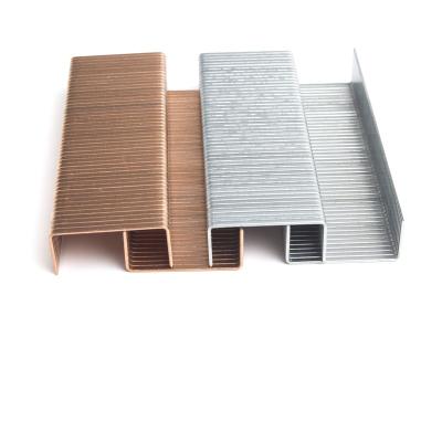 China Building Material Custom Design Finished Carton 32 Series Galvanized Iron Closing Staples for sale