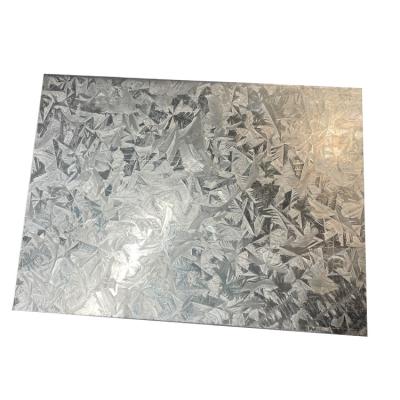 China Folha de aço galvanizado 0,3 mm 0,5 mm 0,6 mm espessura dx51d z para largura 600-1500 mm à venda