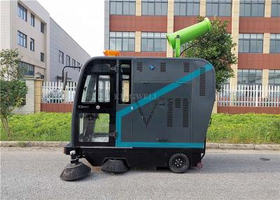 China Industrial Drive Type Hotels Full Closed Cabin Road Sweeper For Cold Area for sale