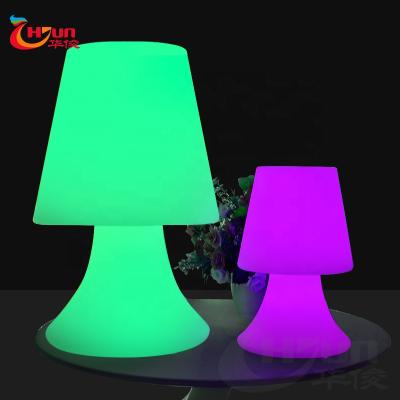 China Convenient Modern Plastic Color Changing Mini LED Glowing Battery Operated Table Lamp for sale