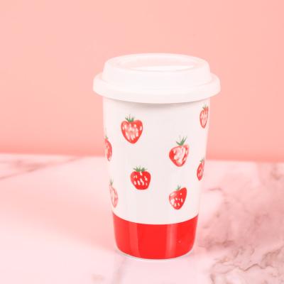 China Viable Ceramic Drinkware Coffee Mugs With Silicone Lid Travel Mug Coffee Mugs Porcelain Ceramic Mugs With Strawberry Design for sale