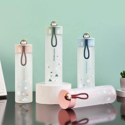 China Customized Hot Selling Viable Cardboard Style Design BPA Borosilicate Glass Free Water Bottle With Strap for sale