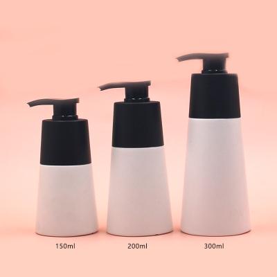 China Factory cosmetic in stock 150ml 200ml 300ml body hdpe body lotion skin white plastic bottle with luxury black pump for sale