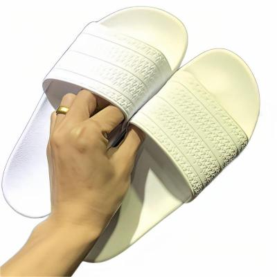 China Damping Yeezy Original White High Quality Slippers 2021 New Good Quality Style For Flip Flop Home Slipper Lovers for sale