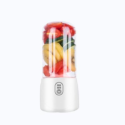 China Car USB Electric Juice Charging Wholesale Rechargeable Electric Mini Fruit Juice Extractor Blender Portable Waterproof for sale