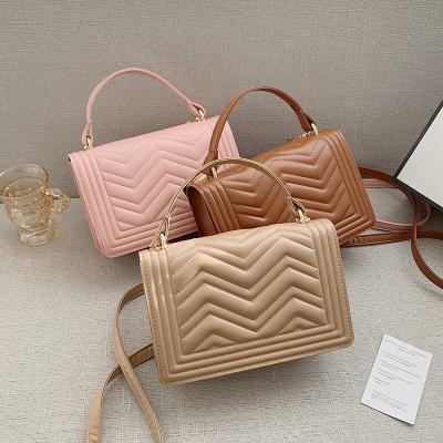 China 2022 Fashionable Messenger Purse Retro Embroidery PU Ripple Shoulder Women's Leather Handbags for sale