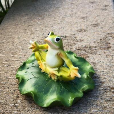 China Other 2022 Decorative Outdoor Amazon Sculpture Art Sculpture, Top Selling OEM Order Resin Open Floating Frog Figure for sale