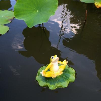 China Other garden frog figurines statue gift craft, resin OEM material cute resin frog statue for sale