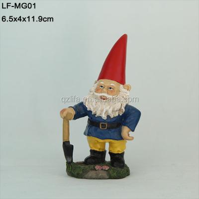 China Unique Europe Garden Gnome Statues For Fairy Garden Decor, Polyresin Miniature Funny Garden Gnome Fairy Figurines Wholesale for sale