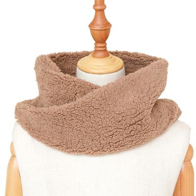 China Stylish Winter Cute Round Faux Fur Scarf Neck Warmer Suitable For Unisex Warm Scarf for sale