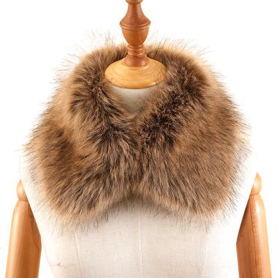 China soft & Hot factory direct wholesale high quality soft raccoon fur collar/scarf for sale