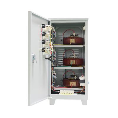 Chine 9000VA Three Phase Automatic Voltage Regulator 380VAC Power AVR Industrial Stabilizer Factory Direct Sale à vendre