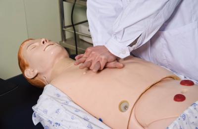 China Modernes erwachsenes volles - Körper vorbildliche Simulation männlicher Krankenpflege mit CPR, BP-Maß zu verkaufen