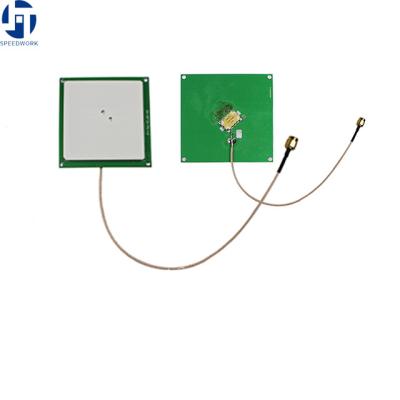 China Dual Conductor 4 dBi Antenna Gain UHF RFID Ceramic Antenna With SMA Connector 70*70*1mm for sale