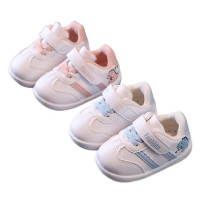 China 2022 Autumn Leather White Shoes Baby Toddler Girls Casual Shoes Soft Sole Cartoon Dinosaur Love Sports Sneakers Running Small for sale