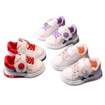 China Princess White Boy Kids Girls Walking Shoes Soft Unique Sports Sneakers Round Children's Shoes Flower To Smile Cute Skate Shoes Prewalker for sale