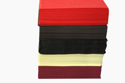 China Cubierta de tabla blanca roja del mantel no tejido de la tela del polipropileno de Spunbonded en venta