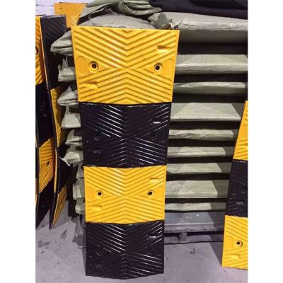 China Decelarate Speed ​​Traffic Equipment Manufacturer Road Underground Garage Anti-friction Rubber Speed ​​Bump for sale