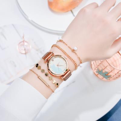 China Women's Non-Specific Quartz Watch Casual Gift Set Fashion Magnet Latch Alloy Strap Watches Bracelet 5 Pcs Set For Ladies for sale