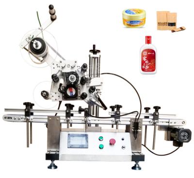 China food flat bottle labeling machine/sticker flat bottle labeling machine/adhesive labeling machine for plastic for sale