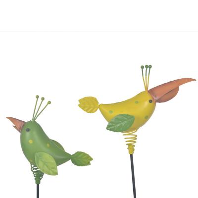 China Iron Bird Statue Stake Cute Garden Yard Decorative Bird Animal Statue With Stake For Outdoor Garden Yard Deco for sale