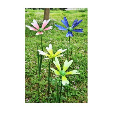 China Colorful Minimalist OEM Design Metal Garden Ornaments Flower Garden Stake Decoration for sale