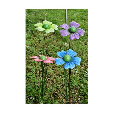 China Minimalist Cute Metal Colorful Garden Ornaments Flower Garden Stake Decoration for sale