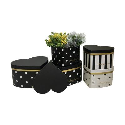 China Fashion Recyclable Single Heart-shaped Flower Box Three-piece Flower Gift Box With Hand Gift for sale