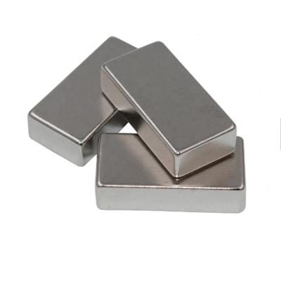 China 60X10X3mm starkes Stangen-Neodym-dauerhafte Magneten stark zu verkaufen