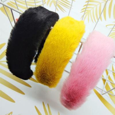 China Luxury Faux Fur Headband Fashion Warm Headband For Women Cute Fur Headband In Winter for sale