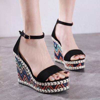 China 2022 Fashion Trend Women Fashion Wedge Sandals Ladies Girls Summer Slippers Slides With Diamond And Wedges for sale