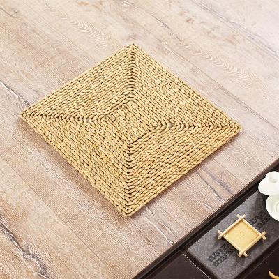 China Homeplus 2022 New Straw Woven Table Mat Thick Natural Natural Place Mat Corn Husk Handmade Woven Pads Dining Table Top for sale