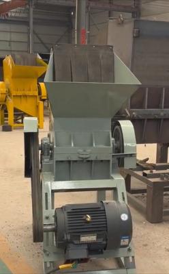 China MCF-300 400 kg/h Brechmaschine Kunststoffbrennmaschine Industrieabfall Palettenbrenner zu verkaufen