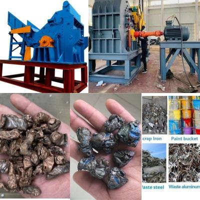 China Planta de trituración de chatarra de metal trituradora de martillos pesados con pantalla vibratoria y devoluciones en venta