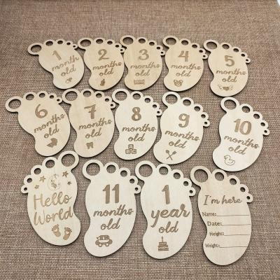 China Europe Baby Wooden Milestone Disc Cards Milestone Cards For Baby Shower Gift Wooden Newborn Foot Shaped Growth Milestone Cards for sale