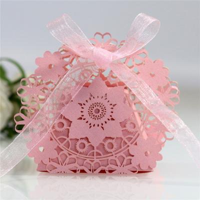 China Recycled Materials Laser Cut Snowflake Romantic Wedding Favors Cute Chocolate Box For Wedding Bridal Birthday Party for sale